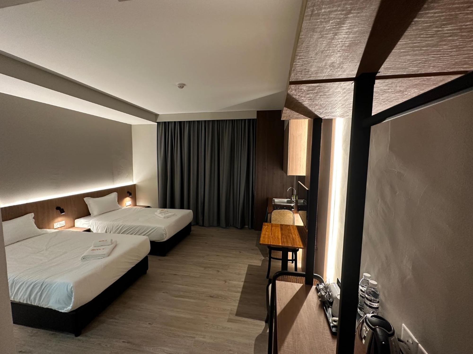 Roxy Hotel Aiman 쿠칭 외부 사진