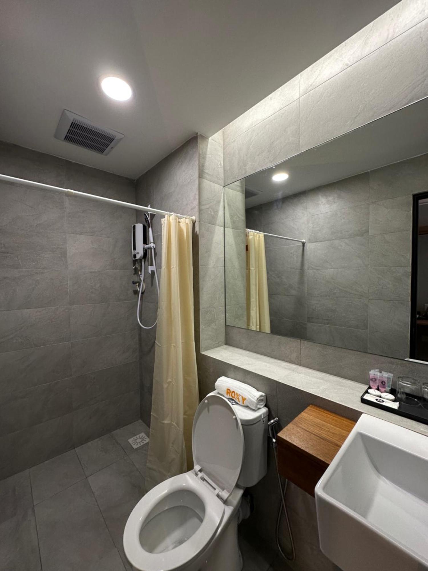 Roxy Hotel Aiman 쿠칭 외부 사진