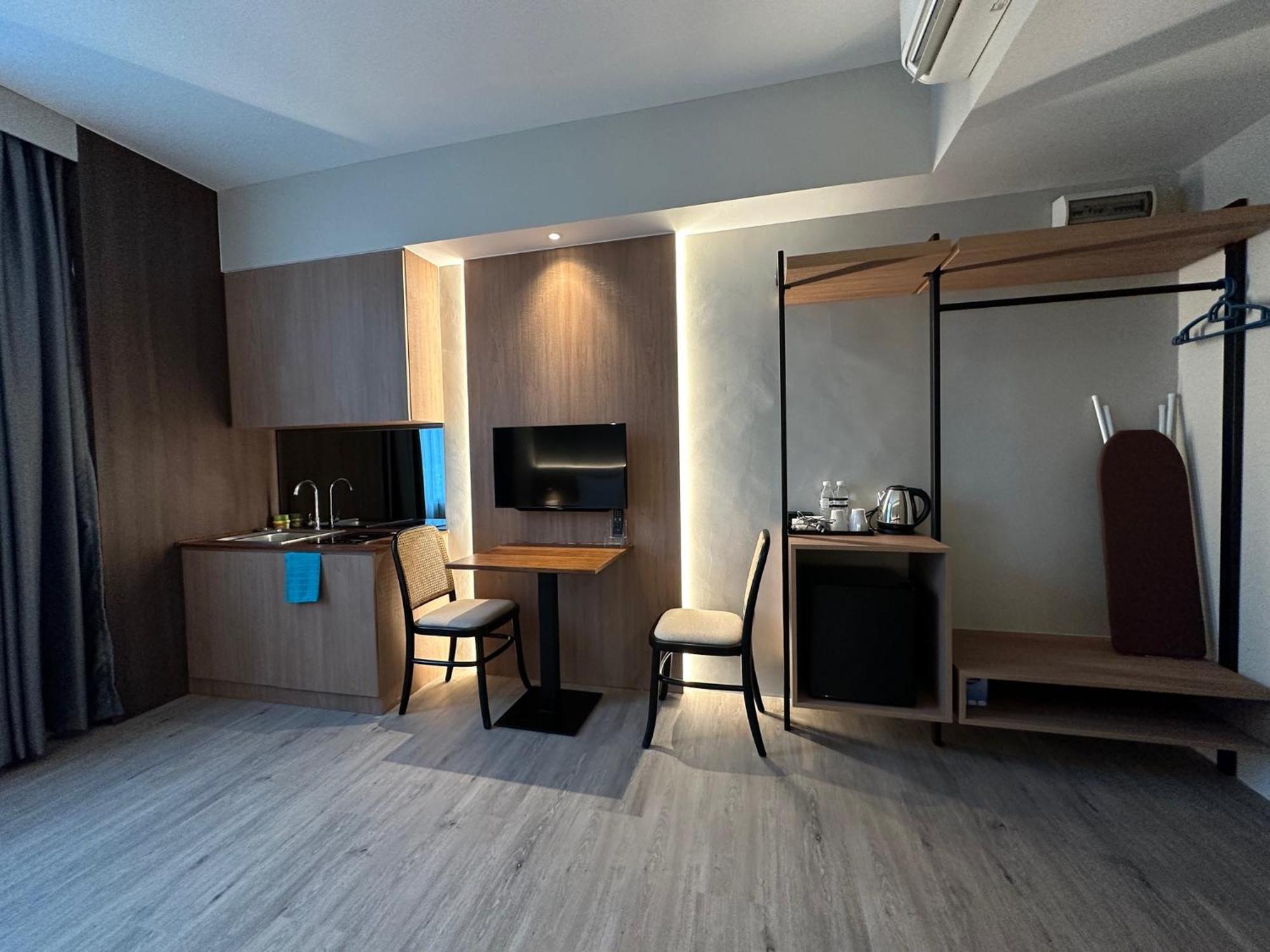 Roxy Hotel Aiman 쿠칭 외부 사진